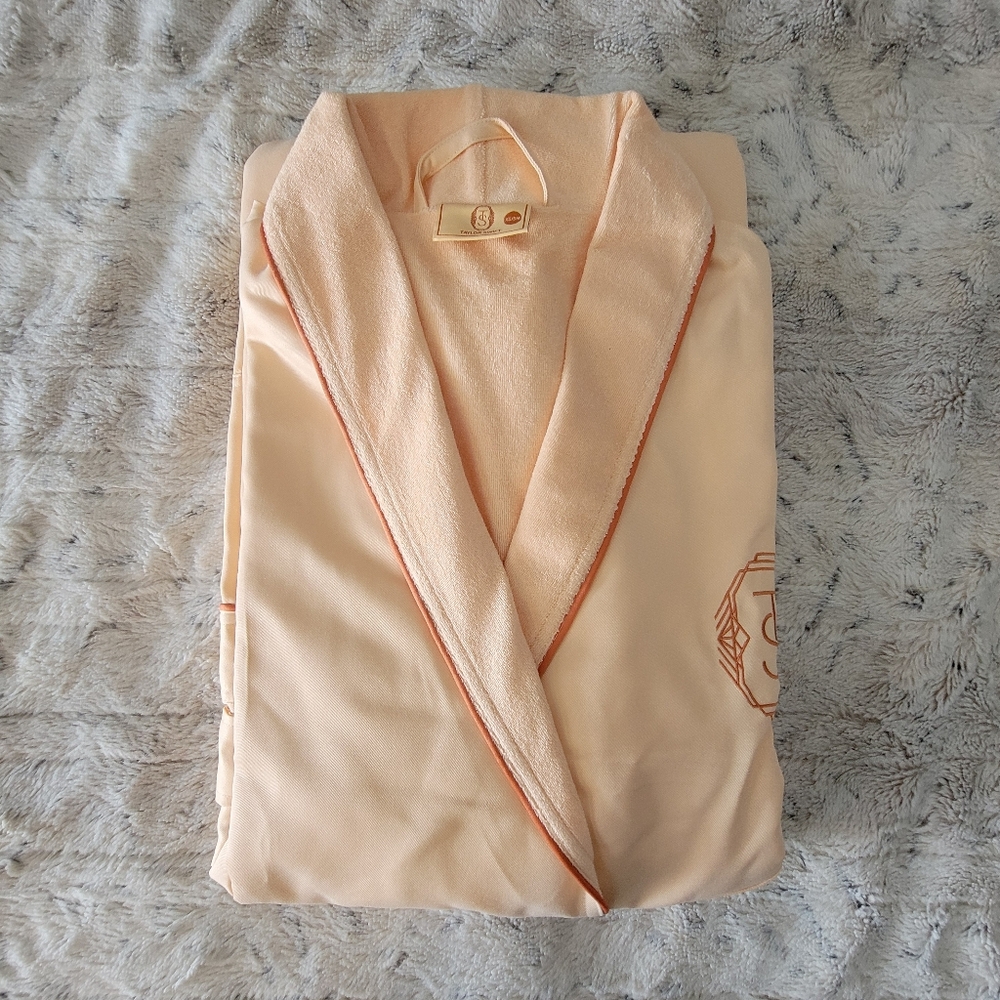Taylor Swift The Life of a Showgirl Bathrobe - Size XS/S - Picture 5 of 15